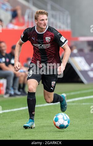 Ingolstadt, Germany. 31st July, 2021. Football: 2. Bundesliga, FC Ingolstadt 04 - 1. FC Heidenheim, Matchday 2 at Audi Sportpark. Maximilian Neuberger from Ingolstadt plays the ball. Credit: Matthias Balk/dpa - IMPORTANT NOTE: In accordance with the regulations of the DFL Deutsche Fußball Liga and/or the DFB Deutscher Fußball-Bund, it is prohibited to use or have used photographs taken in the stadium and/or of the match in the form of sequence pictures and/or video-like photo series./dpa/Alamy Live News Stock Photo