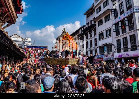 Kumari Jatra, the chariot procession of Kumari during the Indra Jatra Festival (Yenya Festival) religous street festival in Kathmandu, Nepal Stock Photo