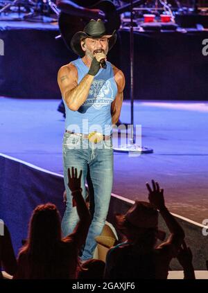 George, USA. 30th July, 2021. Singer Tim McGraw headlines night one of the Watershed Music Festival at The Gorge Amphitheater on July 30, 2021 in George, Washington. (Photo by Xander Deccio/ImageSpace/Sipa USA) Credit: Sipa USA/Alamy Live News Stock Photo