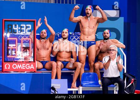 TOKYO, JAPAN - AUGUST 2: Team Italy cheering, Amedeo Pomilio of Italy during the Tokyo 2020 Olympic Waterpolo Tournament Men match between Team Hungary and Team Italy at Tatsumi Waterpolo Centre on August 2, 2021 in Tokyo, Japan (Photo by Marcel ter Bals/Orange Pictures) Stock Photo