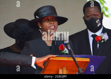 (210802) -- BEIJING, Aug. 2, 2021 (Xinhua) -- Martine Moise, widow of slain Haitian President Jovenel Moise, speaks during his funeral in Cap-Haitien, Haiti, July 23, 2021. (Xinhua/Tcharly Coutin)