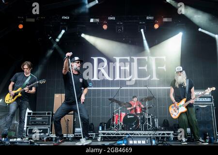 Lulworth, Wareham, UK, Sunday, 1st August 2021 Reef perform live on stage on day 3 of Camp Bestival, Lulworth Castle. Credit: DavidJensen / Empics Entertainment / Alamy Live News Stock Photo