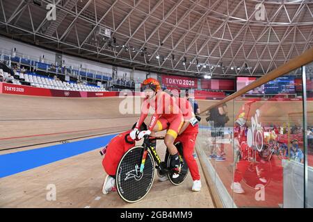 Izu, Japan. 02nd Aug, 2021. (210802) --IZU, Aug. 2, 2021 (Xinhua) -- Zhong Tianshi of China prepares for Cycling Track Women's team sprint final at Tokyo 2020 Olympic Games, in Izu, Japan, Aug. 2, 2021. (Xinhua/He Changshan) Credit: Xinhua/Alamy Live News Stock Photo