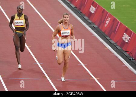 Tokyo, Japon. 02nd Aug, 2021. Lisa Marie Kwayie (GER), Dafne Schippers (NED) compete on women's 200m semi-final during the Olympic Games Tokyo 2020, Athletics, on August 2, 2021 at Tokyo Olympic Stadium in Tokyo, Japan - Photo Yoann Cambefort/Marti Media/DPPI Credit: DPPI Media/Alamy Live News Stock Photo