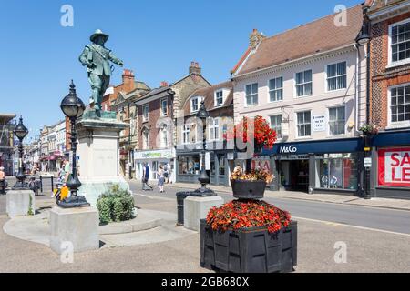 Oliver Cromwell statue, Market Hill, St Ives, Cambridgeshire, England, United Kingdom Stock Photo