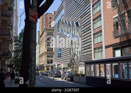 New York, NY, USA - Aug 2, 2021: The New School unique design as seen on East 13th Street approaching 5th Avenue Stock Photo