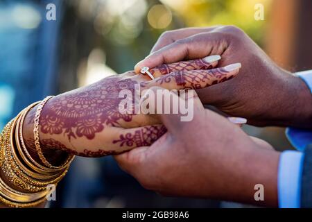 Kerala hindu engagement | Indian wedding photography poses, Indian wedding  photography couples, Engagement photoshoot