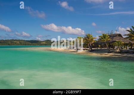 Traditional hut in the Aitutaki lagoon, Rarotonga and the Cook islands Stock Photo