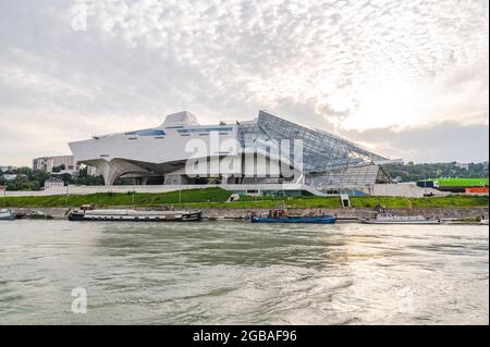 The museum 'musée des confluences' is a contemporary icon of architecture built by Coop Himmelb(l) in Lyon, France Stock Photo