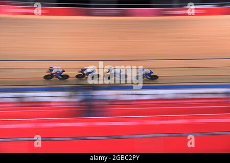 (210803) --IZU, Aug. 3, 2021 (Xinhua) -- Cyclists of Italy compete during cycling track men's team pursuit match at Tokyo 2020 Olympic Games, in Izu, Japan, Aug. 3, 2021. (Xinhua/He Changshan) Stock Photo