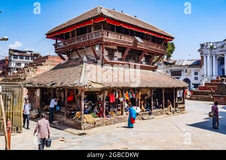 Lakshmi Narayan temple (also known as Garud Narayan temple) in Kathmandu Durbar Square, after the April 2015 Nepal earthquake Stock Photo