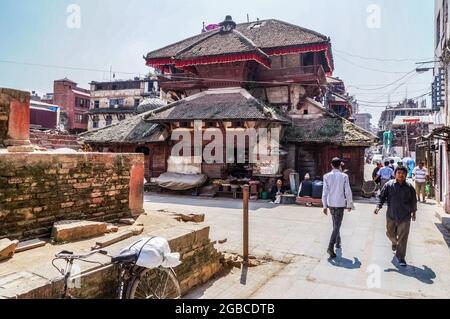 Lakshmi Narayan temple (also known as Garud Narayan temple) in Kathmandu Durbar Square, after the April 2015 Nepal earthquake Stock Photo