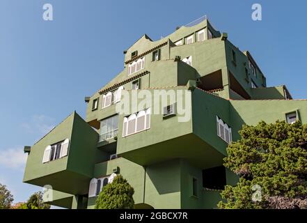 Green Edificio Xanadu Building - postmodern apartment complex designed by Ricardo Bofill, Manzanera, Calp (Calpe), Spain Stock Photo