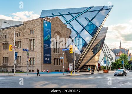 Royal Ontario Museum (ROM) mixed-architecture facade. The famous place is a major tourist attraction in Toronto, Canada Stock Photo
