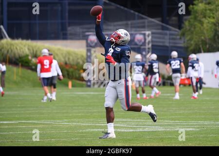 New England Patriots linebacker Matt Judon (9) prior to an NFL football  game, Sunday, Sept. 26, 2021, in Foxborough, Mass. (AP Photo/Greg M. Cooper  Stock Photo - Alamy