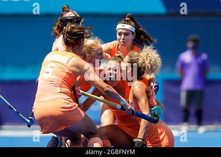 TOKYO, JAPAN - AUGUST 4: Felice Albers of The Netherlands celebrates the 4th goal of their side with Malou Pheninckx of the Netherlands, Eva de Goede of the Netherlands, Maria Verschoor of the Netherlands competing on Women's Semi Final during the Tokyo 2020 Olympic Games at the Oi Hockey Stadium on August 4, 2021 in Tokyo, Japan (Photo by Pim Waslander/Orange Pictures) NOCNSF Stock Photo