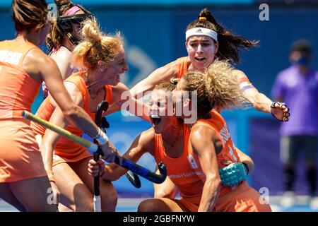 TOKYO, JAPAN - AUGUST 4: Felice Albers of The Netherlands celebrates the 4th goal of their side with Malou Pheninckx of the Netherlands, Eva de Goede of the Netherlands, Maria Verschoor of the Netherlands competing on Women's Semi Final during the Tokyo 2020 Olympic Games at the Oi Hockey Stadium on August 4, 2021 in Tokyo, Japan (Photo by Pim Waslander/Orange Pictures) NOCNSF Stock Photo