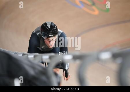 04 August 2021, Japan, Izu: Cycling: Olympics, track cycling, sprint individual, men, qualification, at the Izu Velodrome. Sam Webster from New Zealand. Photo: Sebastian Gollnow/dpa Stock Photo