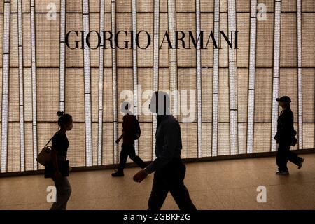 Giorgio sale armani usa