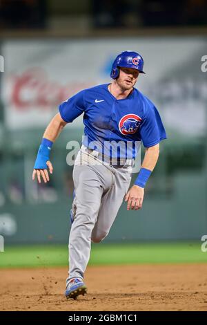 Cubs' Ian Happ says fans at Target Field hit him with Skittles