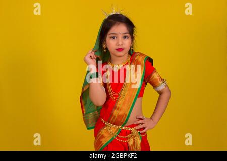 Marathi traditional dress for baby clearance girl