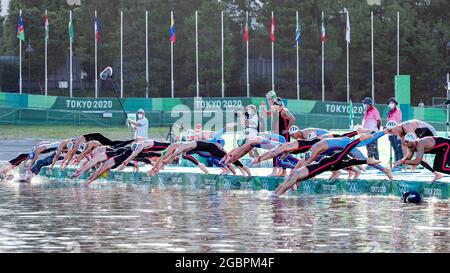 Tokyo, Japan. 05th Aug, 2021. The start of the men 10km marathon swimming at Odaiba Marine Park during the Tokyo 2020 Olympic games in Tokyo, August 5th, 2021. Photo Giorgio Scala/Deepbluemedia/Insidefoto Credit: insidefoto srl/Alamy Live News Stock Photo