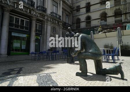 LISBOA, PORTUGAL - May 03, 2018: The sculptures at Restauradores square in the center of Lisbon, Portugal Stock Photo