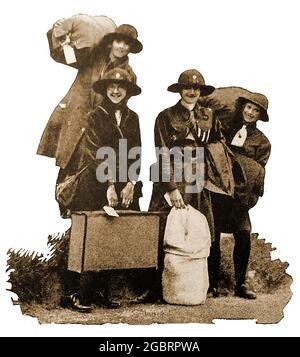 C1940s, British Girl Guides setting off to a summer camp. Stock Photo