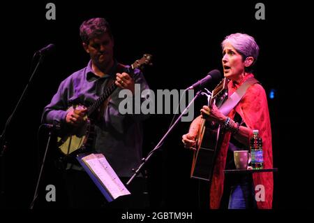 Milan Italy 2008-10-02 : Joan Baez live concert at the Smeraldo Theater Stock Photo