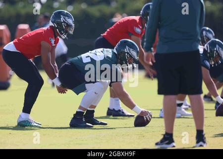 Philadelphia, Pennsylvania, USA. 3rd Oct, 2021. Eagles center JASON KELCE,  #62, has a sarcastic thumbs up for the officials after a call late in an  NFL football game between the Philadelphia Eagles