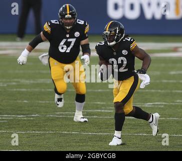 Pittsburgh Steelers wide receiver Chase Claypool (11) looks on during the  Pro Football Hall of Fame game at Tom Benson Hall of Fame Stadium, Thursday  Stock Photo - Alamy