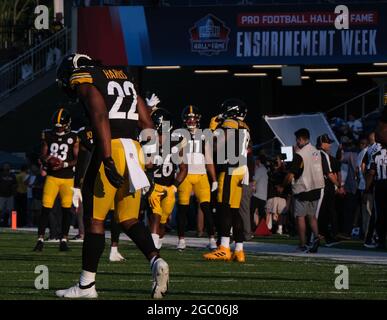 August 5th, 2021: #22 Najee Harris during the Pittsburgh Steelers vs Dallas  Cowboys game at Tom Benson Stadium in Canton, OH. Jason Pohuski/(Photo by  Jason Pohuski/CSM/Sipa USA Stock Photo - Alamy