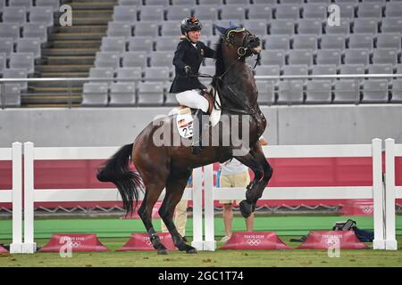 Tokyo, Japan. August 6th 2021: Annika SCHLEU (GER) on the horse SAINT BOY, refusal, the horse shies, desperate, desperation, show jumping, Riding Show Jumping, modern pentathlon individual of women, Womenv ¢ ¬A¬ôs Individual, Modern Pentathlon, on August 6th, 2021. Olympic Summer Games 2020, from 23.07. - 08.08.2021 in Tokyo/Japan. Credit: dpa picture alliance/Alamy Live News Stock Photo