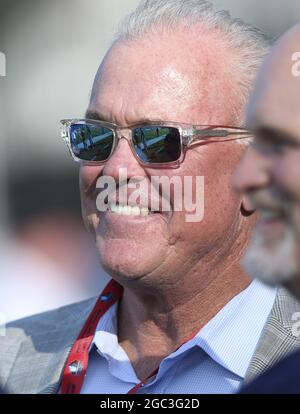 Canton, USA. 06th Aug, 2021. Dallas Cowboys Chief Operation Officer and  Director of Player Personel, Stephen Jones hangs out on the sideline prior  to the Cowboys game against the the Pittsburgh Steelers