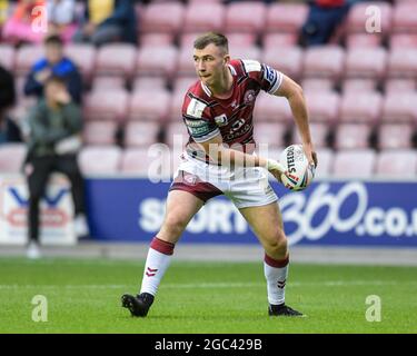 Harry Smith (20) of Wigan Warriors in action Stock Photo - Alamy