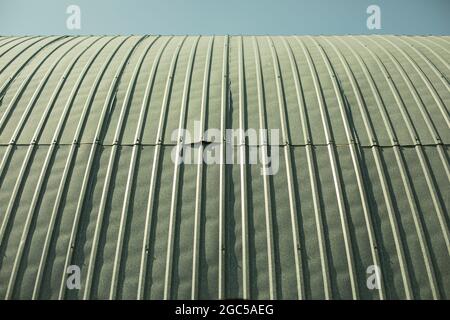 arched metal sheet roof with steel truss structure Stock Photo - Alamy