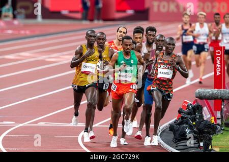 Tokyo, Japan. 06th Aug, 2021. CHEPTEGEI Joshua (UGA), MENGESHA Milkesa (ETH), KIMELI Nicholas Kipkorir (KEN) during the Olympic Games Tokyo 2020, Athletics Men's 5000m Final on August 6, 2021 at Olympic Stadium in Tokyo, Japan - Photo Andy Astfalck / Orange Pictures / DPPI Credit: Independent Photo Agency/Alamy Live News Stock Photo