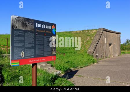 Signpost at Fort Vaux (Fort de Vaux) in Vaux-Devant-Damloup (Meuse), France Stock Photo