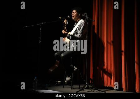 Sao Paulo, Sao Paulo, Brasil. 7th Aug, 2021. (INT) Music: Show by singer Jorge Vercillo at Tom Brasil in Sao Paulo. August 7, 2021, Sao Paulo, Brazil: Singer Jorge Vercillo presents the show 'Happy ending' at theater Tom Brasil, at Chacara Santo Antonio, in Santo Amaro, in Sao Paulo, on Saturday night (8) (Credit Image: © Leco Viana/TheNEWS2 via ZUMA Press Wire) Stock Photo