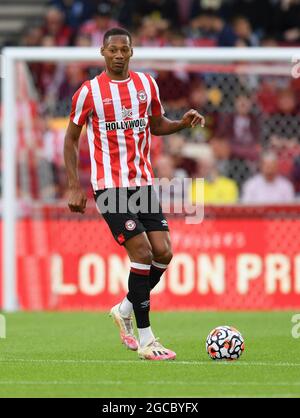 07 August 2021 - Brentford v Valencia - Pre-Season Friendly - Brentford Community Stadium   Brentford's Ethan Pinnock during the match at the Brentford Community Stadium, London.  Picture Credit : © Mark Pain / Alamy Live News Stock Photo