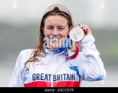 Great Britain medallists from the Tokyo 2020 Olympic Games. File photo dated 27-07-2021 of Great Britain's Georgia Taylor-Brown celebrates with her silver medal after the Women's Triathlon at the Odaiba Marine Park on the fourth day of the Tokyo 2020 Olympic Games in Japan. Issue date: Sunday August 8, 2021. Stock Photo