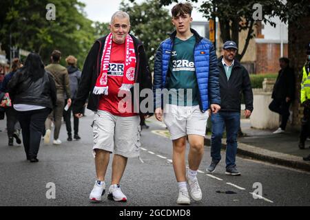 LONDON, UK. AUG 8TH Fans return to the stadium during the Sky Bet Championship match between Fulham and Middlesbrough at Craven Cottage, London on Sunday 8th August 2021. (Credit: Tom West | MI News) Credit: MI News & Sport /Alamy Live News Stock Photo