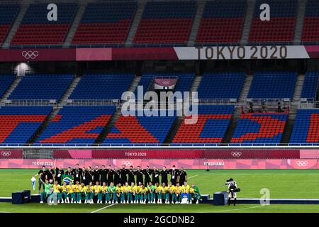 YOKOHAMA, JAPAN - AUGUST 7: Staff and players of Brazil posing for a photo with their gold medal after the Tokyo 2020 Olympic Mens Football Tournament Gold Medal Match between Brazil and Spain at International Stadium Yokohama on August 7, 2021 in Yokohama, Japan (Photo by Pablo Morano/Orange Pictures) Stock Photo