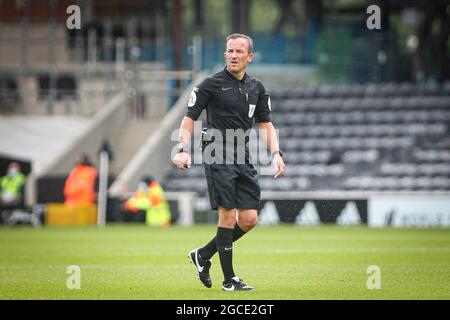 LONDON, UK. AUG 8TH Referee Keith Stroud during the Sky Bet Championship match between Fulham and Middlesbrough at Craven Cottage, London on Sunday 8th August 2021. (Credit: Tom West | MI News) Credit: MI News & Sport /Alamy Live News Stock Photo