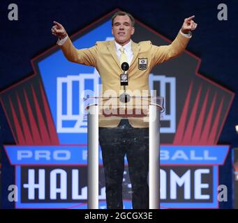 Canton, United States. 08th Aug, 2021. Class of 2021 inductee, Alan Faneca, speaks during his enshrinement into the Pro Football Hall of Fame at Tom Benson Hall of Fame Stadium in Canton, Ohio on Sunday, August 8, 2021. Photo by Aaron Josefczyk/UPI Credit: UPI/Alamy Live News Stock Photo