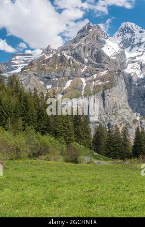 geography / travel, Switzerland, landscape with Oeschinen Lake (Oeschinensee) and Blueemlisalp, ADDITIONAL-RIGHTS-CLEARANCE-INFO-NOT-AVAILABLE Stock Photo