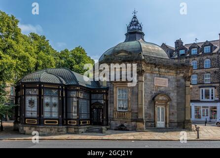 Royal Pump Room in Harrogate a spa town in North Yorkshire, England, United Kingdom. Arx celebris fontibus means 'a citadel famous for its springs' Stock Photo