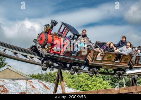 the-runaway-mine-train-rollercoaster-at-alton-towers-theme-park
