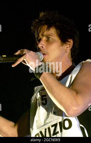 Milan Italy 2003-01-22 : Live concert of the Audioslave at the Alcatraz ,Chris Cornell during the concert Stock Photo