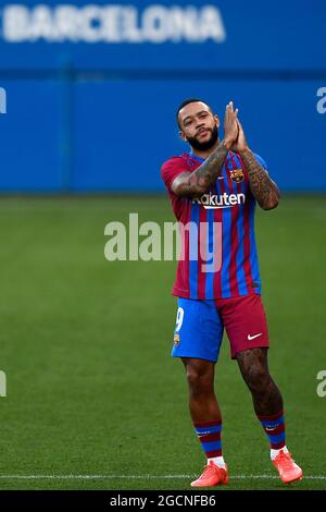 Sant Joan Despi, Spain. 08 August 2021. Memphis Depay of FC Barcelona gestures prior to the pre-season friendly football match between FC Barcelona and Juventus FC. FC Barcelona won 3-0 over Juventus FC. Credit: Nicolò Campo/Alamy Live News Stock Photo